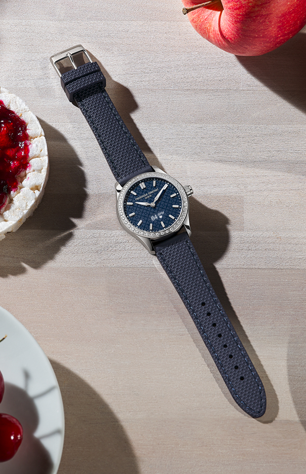 Vitality Ladies Smartwatch for woman. Quartz connected movement, navy blue dial, stainless-steel case with 40 lab-grown diamonds, connected functions, digital screen, rechargeable battery and blue rubber strap