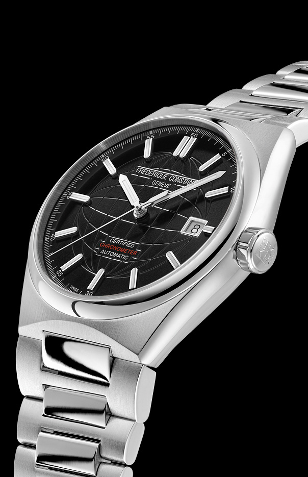 Highlife Automatic COSC watch for man. Automatic movement, black dial, stainless-steel case, date window and stainless-steel integrated and interchangeable bracelet 