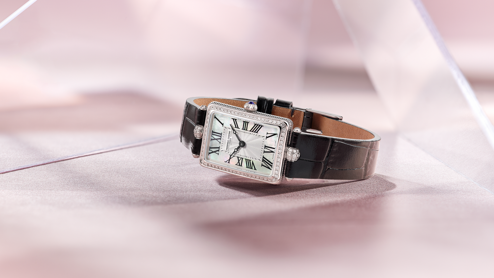 Classics Art Déco Carrée Watch for woman. Quartz movement, white mother of pearl dial, stainless-steel case and black leather strap
