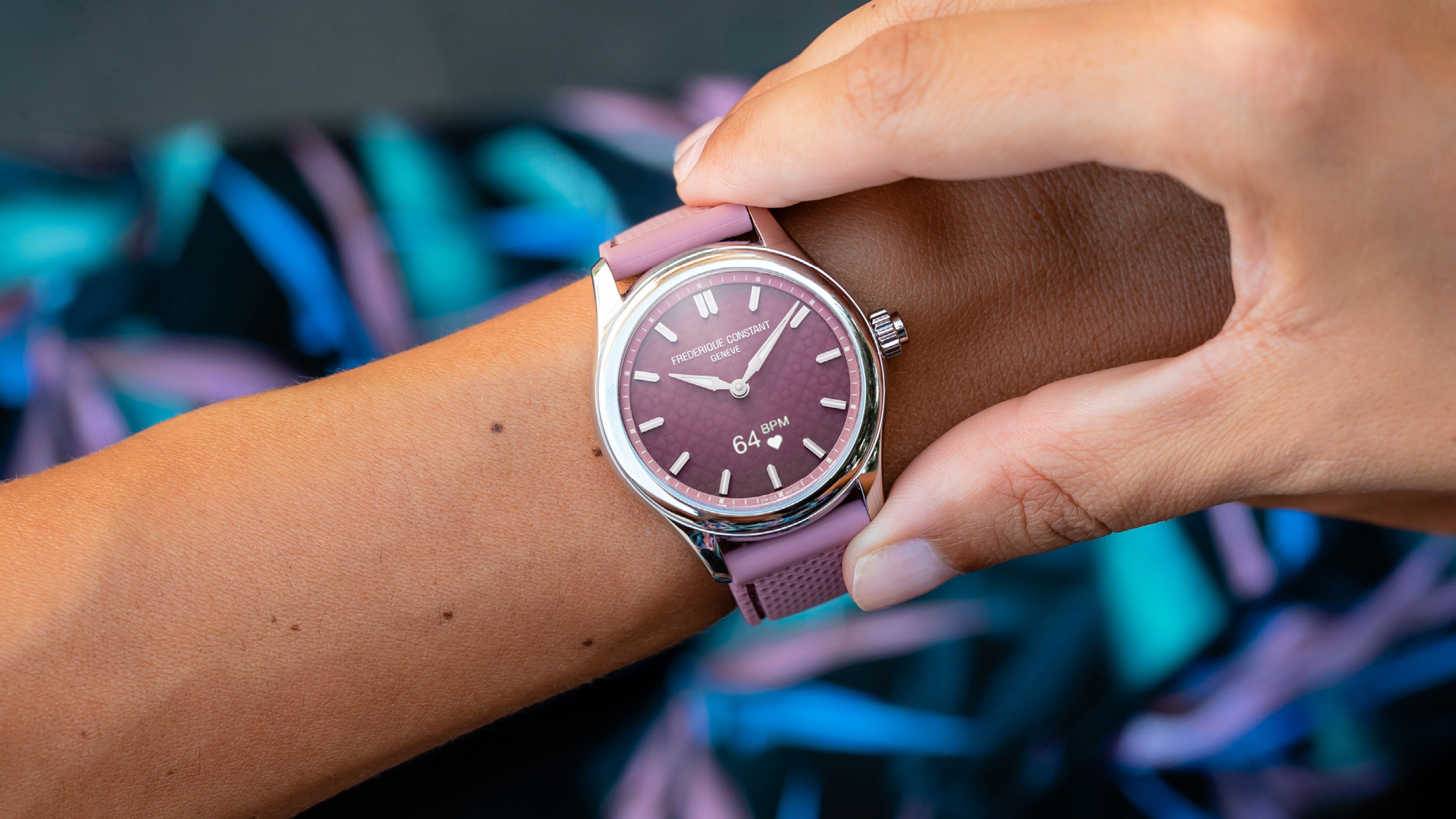 Vitality Ladies Smartwatch for woman. Quartz connected movement, pink dial, stainless-steel case, connected functions, digital screen, rechargeable battery and pink rubber strap