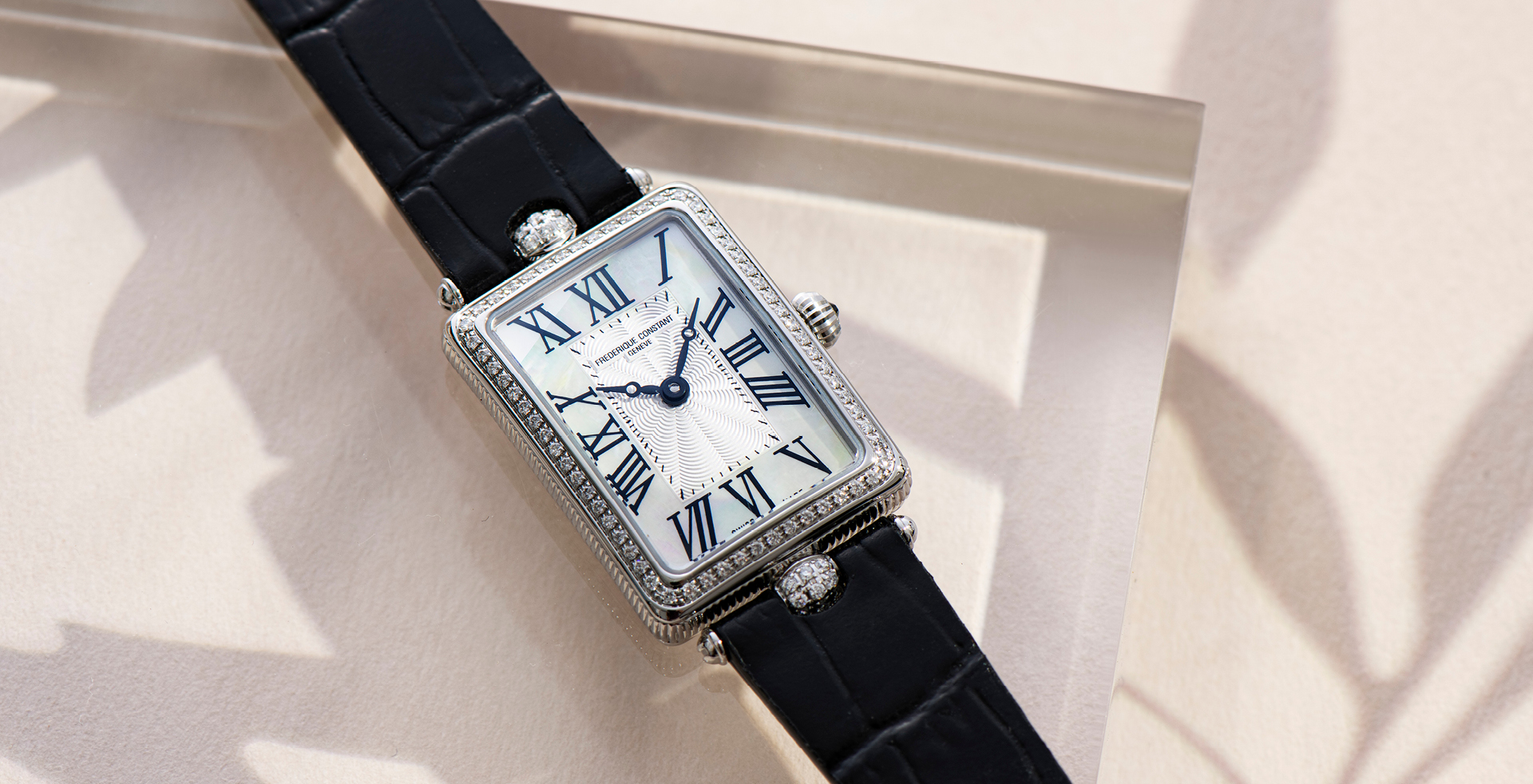 Classics Art Déco Carrée Watch for woman. Quartz movement, white mother of pearl dial, stainless-steel case and black leather strap 