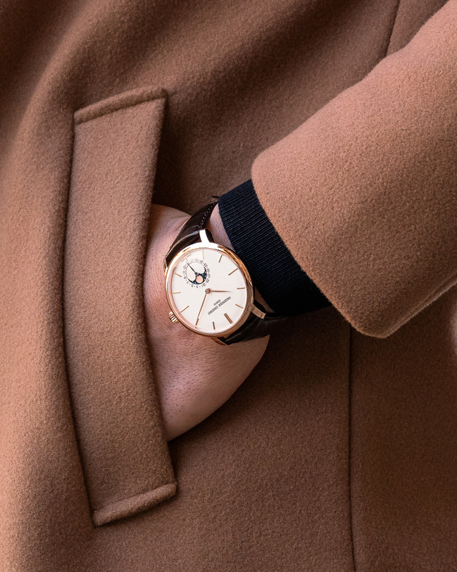 Constant Slimline Moonphase Manufacture watch for man. Automatic movement, white dial, rose-gold plated case, date counter, moonphase and brown leather strap