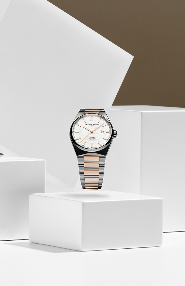 Highlife Automatic COSC watch for man. Automatic movement, white dial, stainless-steel and rose-gold plated case, date window and stainless-steel and rose-gold plated integrated and interchangeable bracelet 
