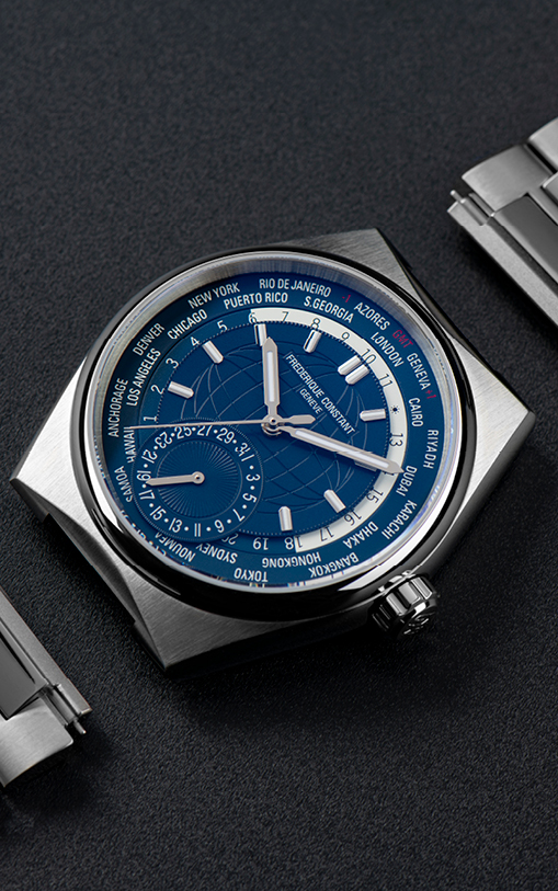 Highlife Worldtimer Manufacture watch for man. Automatic movement, blue dial, stainless-steel case, date counter, worldtimer and stainless-steel integrated and interchangeable bracelet 