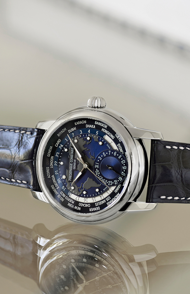 Worldtimer Manufacture watch for man. Automatic movement, blue dial, stainless-steel case, date counter, worldtimer and blue leather strap 