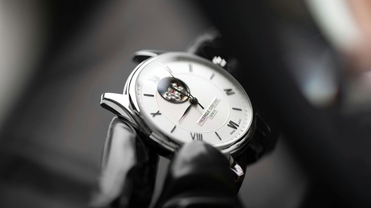 Frederique constant hot sale watch stopped